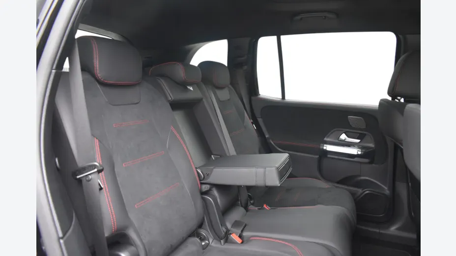 MERCEDES-BENZ GLB GLB 220 d 4-Matic AMG Line 8G-DCT