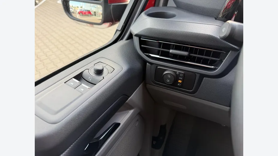 FORD Transit Custom Transit Custom Kombi 2.0 EcoBlue 320 L2H1 Limited Aut. M1 Nowy