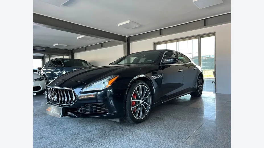 MASERATI Quattroporte -