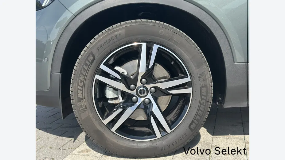VOLVO XC40 XC40 B3 Plus Dark aut