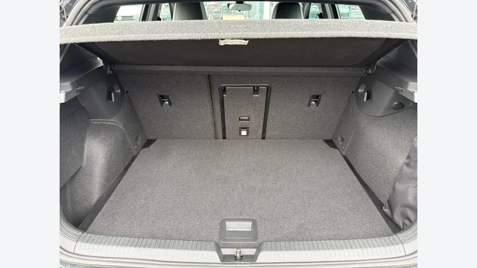 VOLKSWAGEN Golf Golf VIII 1.5 eTSI R-Line DSG