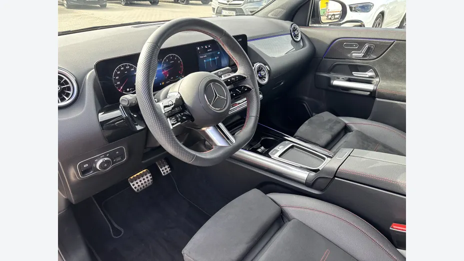 MERCEDES-BENZ GLA GLA 200 mHEV AMG Line 7G-DCT