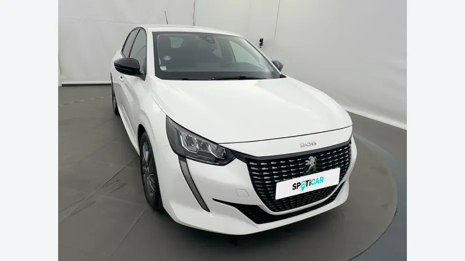 PEUGEOT 208 -