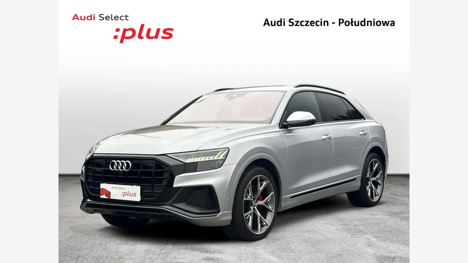 AUDI Q8 -
