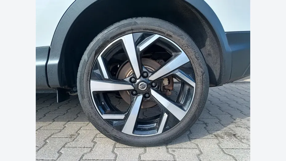 NISSAN Qashqai Qashqai 1.3 DIG-T Tekna DCT
