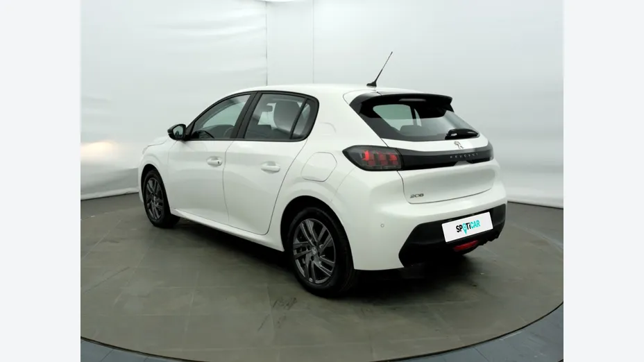 PEUGEOT 208 -