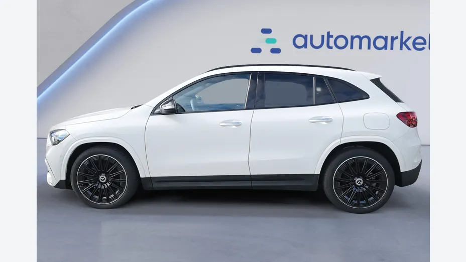 MERCEDES-BENZ GLA GLA 200 AMG Line Nowy