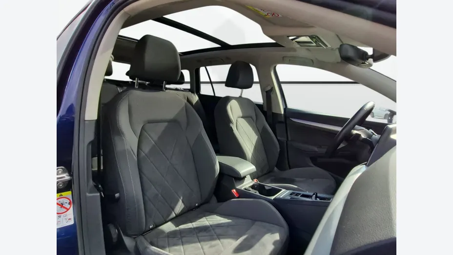 VOLKSWAGEN Golf -