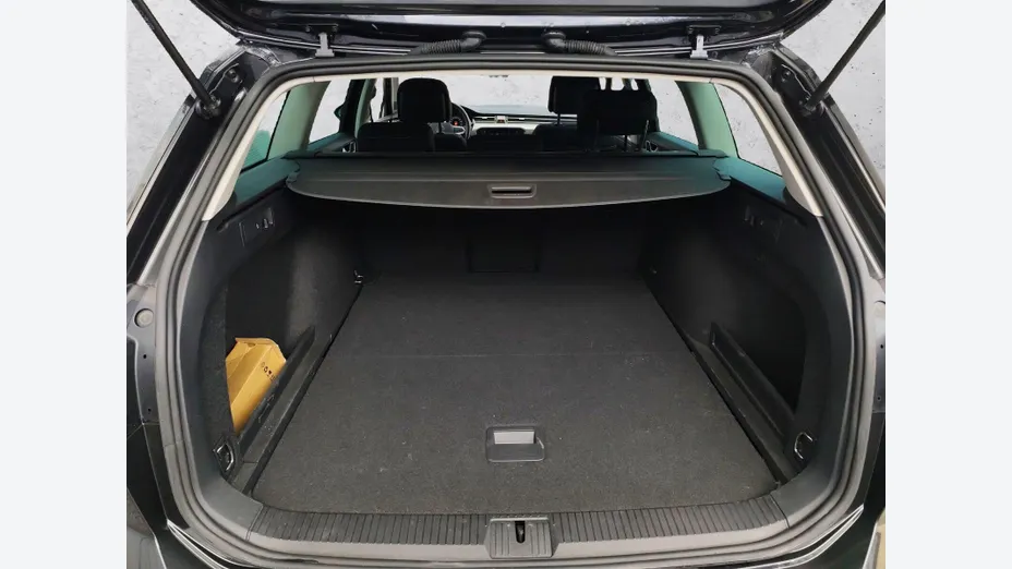 VOLKSWAGEN Passat -