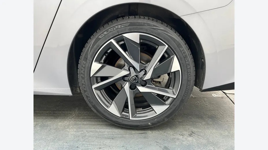PEUGEOT 308 -
