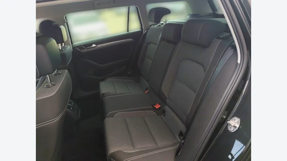 VOLKSWAGEN Passat -
