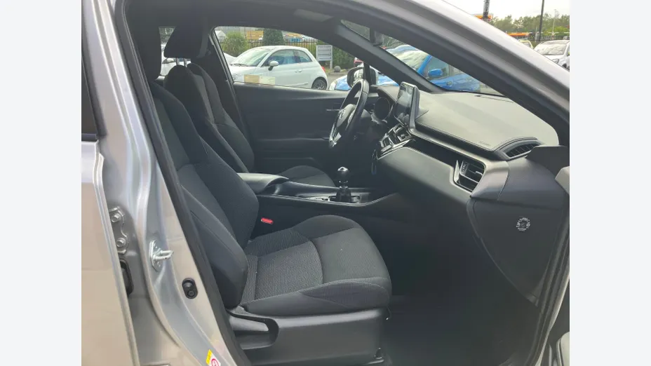 TOYOTA C-HR C-HR 1.2 T Dynamic