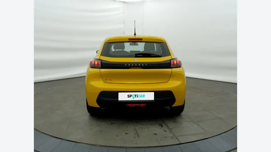 PEUGEOT 208 -