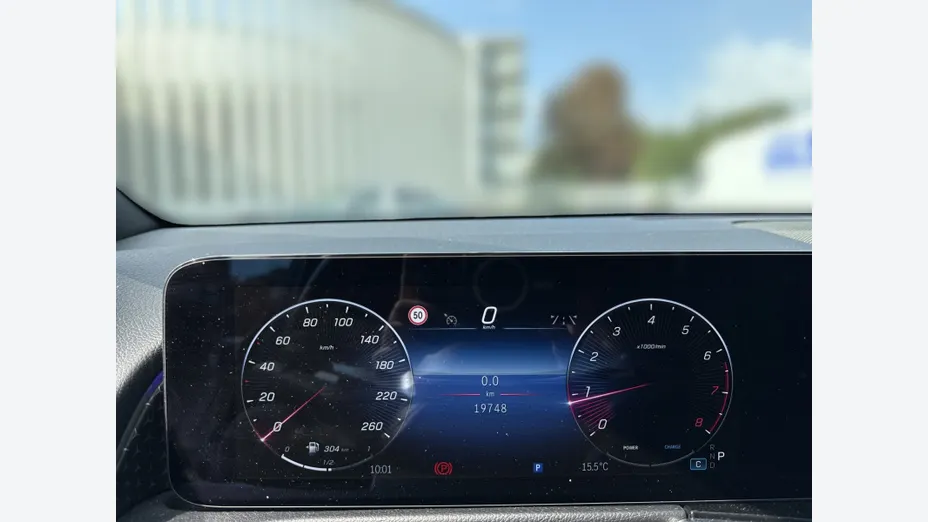 MERCEDES-BENZ GLB GLB 200 mHEV AMG Line 7G-DCT