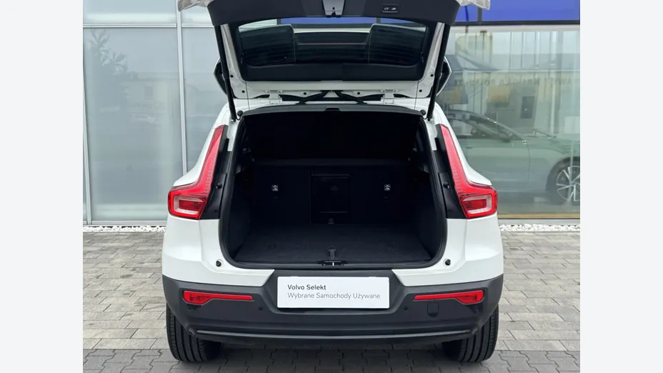 VOLVO XC40 XC40 B3 Plus Dark aut