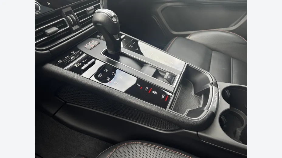 PORSCHE Macan Macan GTS