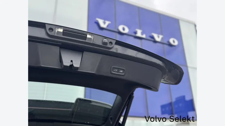 VOLVO XC40 XC40 B3 Plus Dark aut
