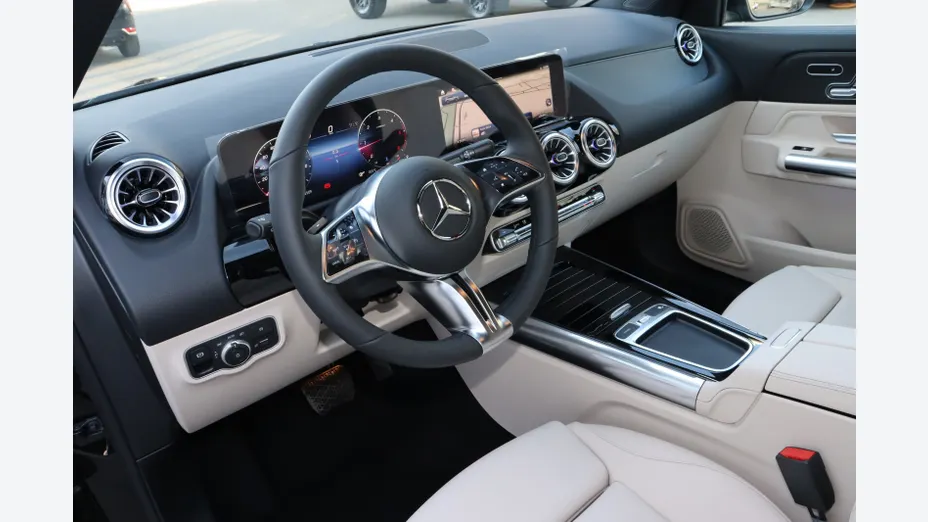 MERCEDES-BENZ GLA GLA 200 d Progressive 8G-DCT