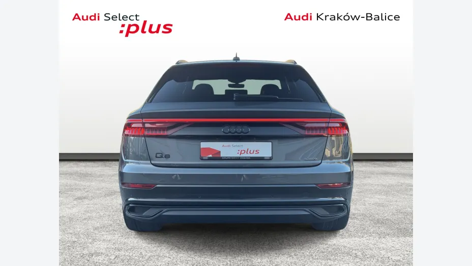 AUDI Q8 -