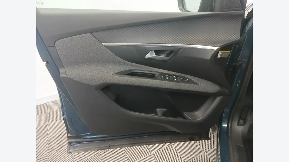 PEUGEOT 3008 -
