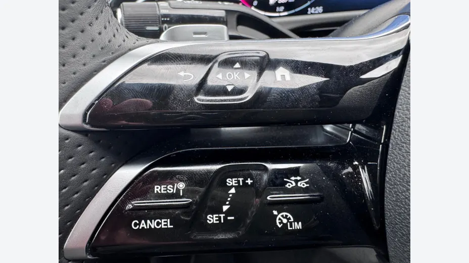 MERCEDES-BENZ E Klasa E 220 d mHEV AMG 9G-Tronic