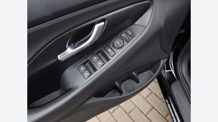 HYUNDAI i30 i30 1.0 T-GDI Modern DCT