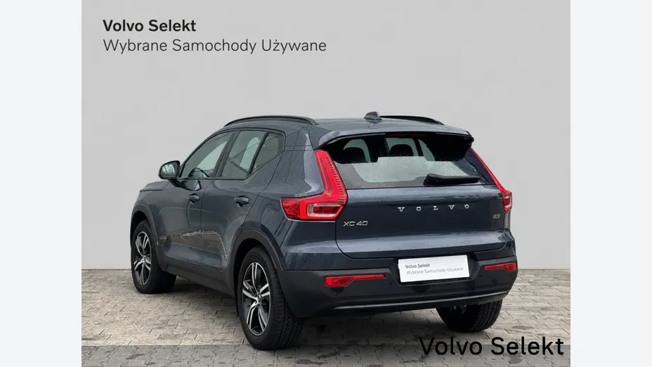VOLVO XC40 XC40 B3 Plus Dark aut
