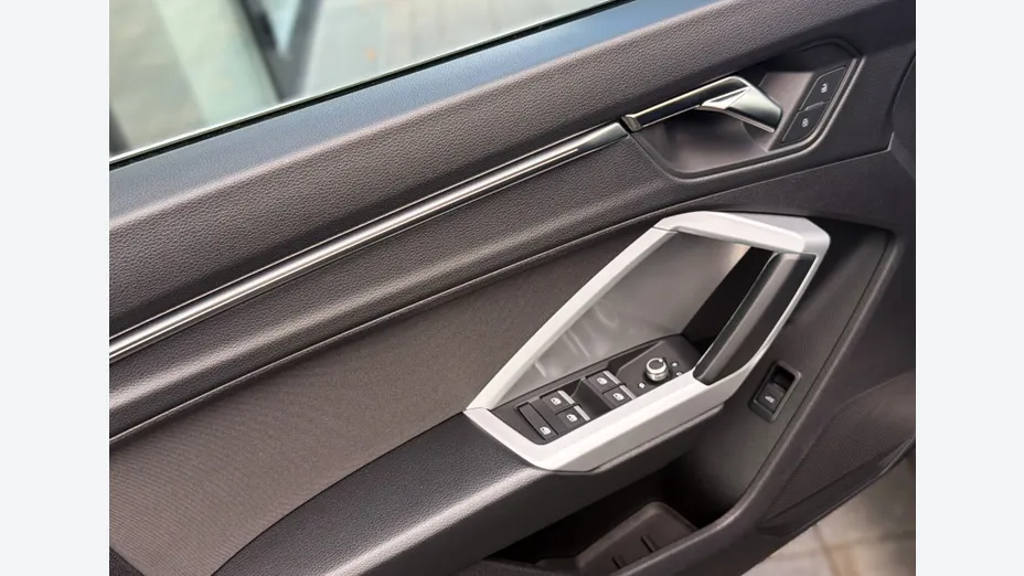 AUDI Q3 Sportback -