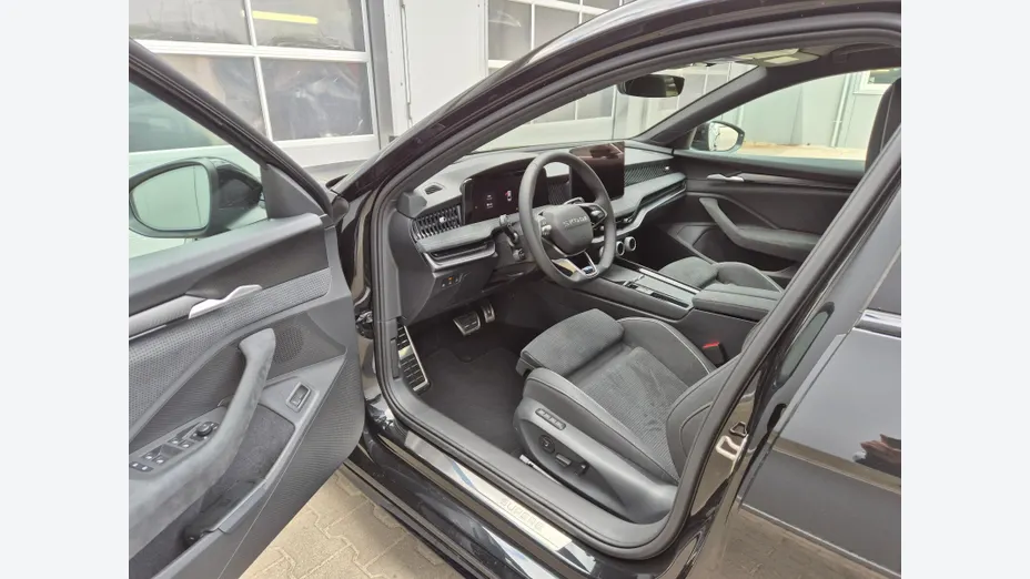 SKODA Superb Superb 2.0 TDI SCR 4x4 Sportline DSG