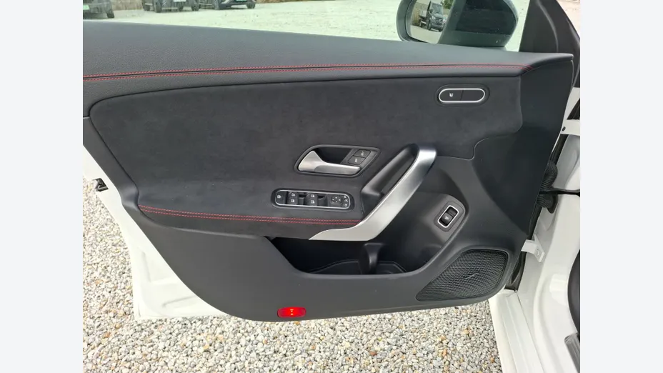MERCEDES-BENZ CLA CLA 180 mHEV AMG Line 7G-DCT