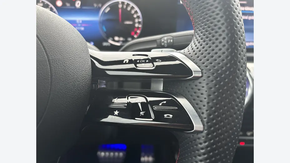 MERCEDES-BENZ A Klasa A 250 e PHEV AMG Line 8G-DCT