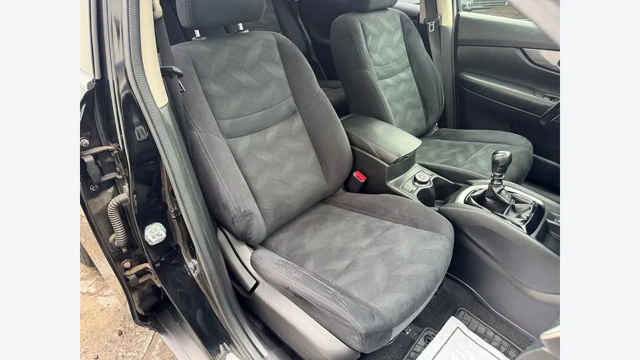 NISSAN X-Trail -
