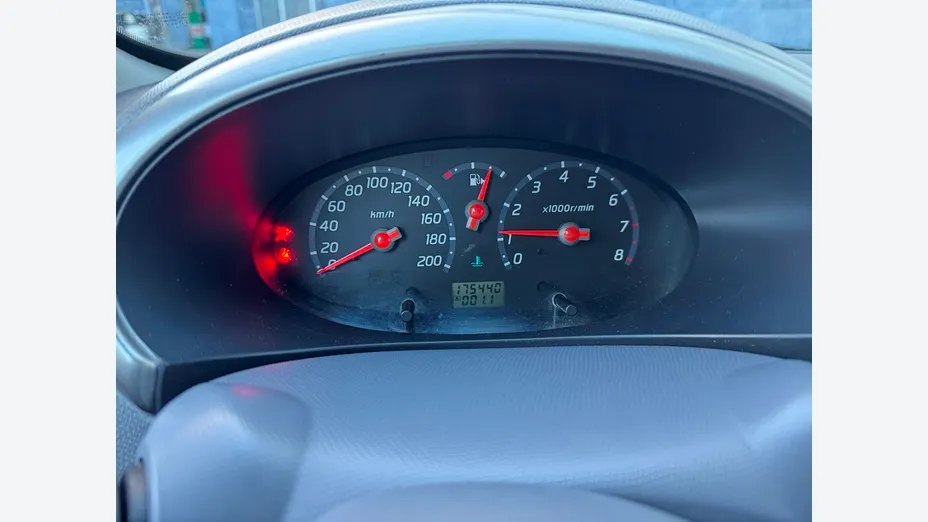 NISSAN Micra -