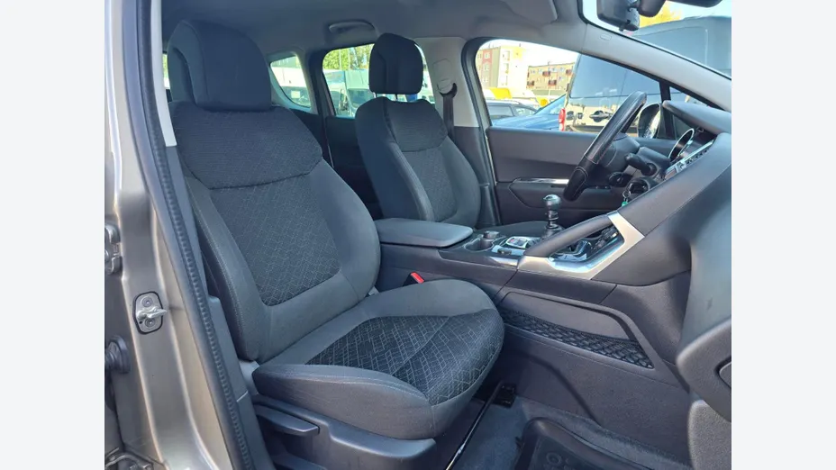 PEUGEOT 3008 3008 1.6 HDi Active