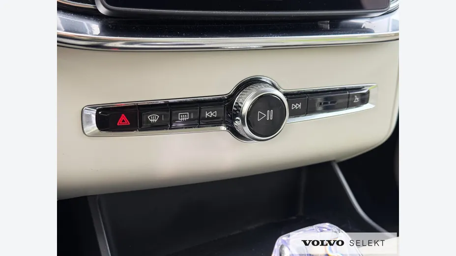 VOLVO XC90 XC90 B5 B AWD Plus Dark 7os aut