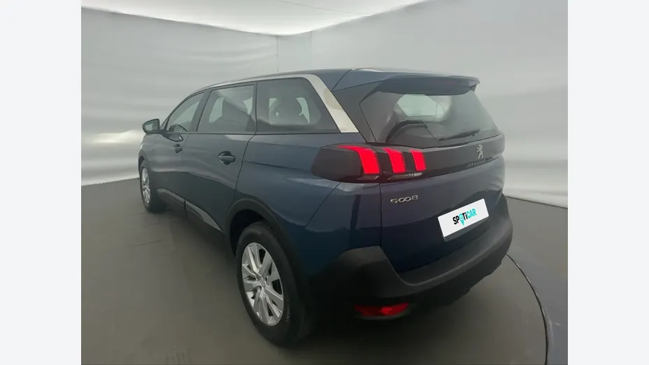 PEUGEOT 5008 -
