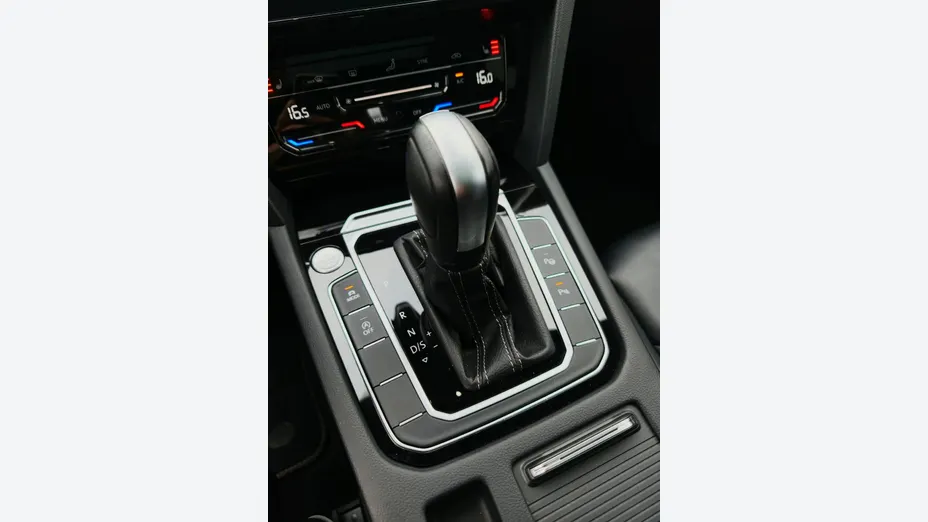 VOLKSWAGEN Arteon Arteon 2.0 TSI R-Line DSG