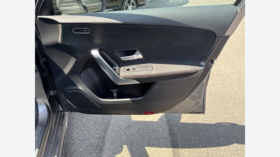 MERCEDES-BENZ A Klasa A 200 AMG Line 7G-DCT