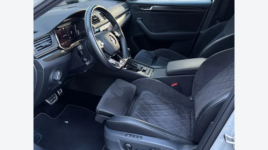 SKODA Superb Superb 2.0 TDI SCR Sportline DSG