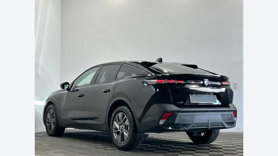 PEUGEOT 408 -