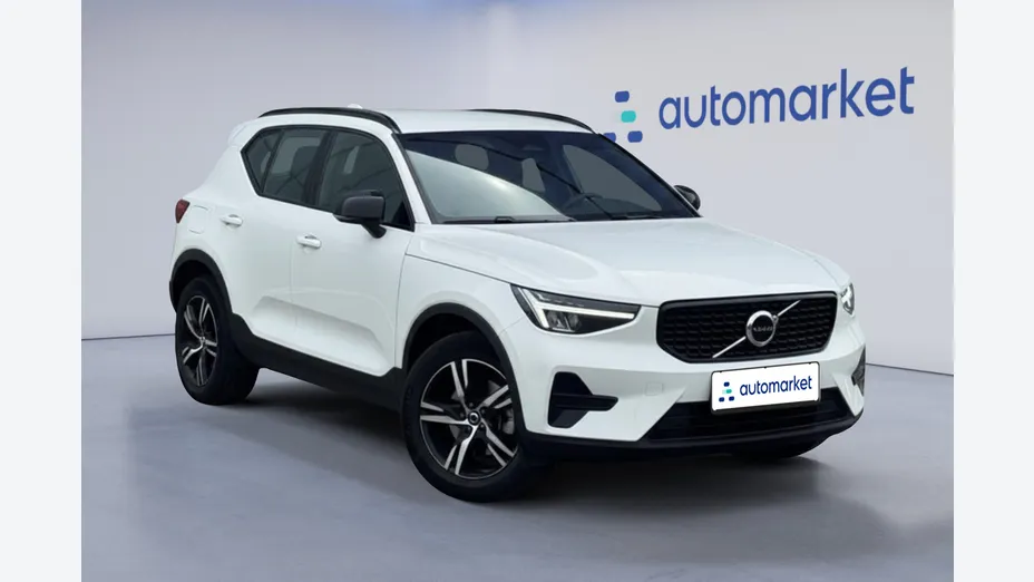 VOLVO XC40 XC40 B3 Plus Dark aut