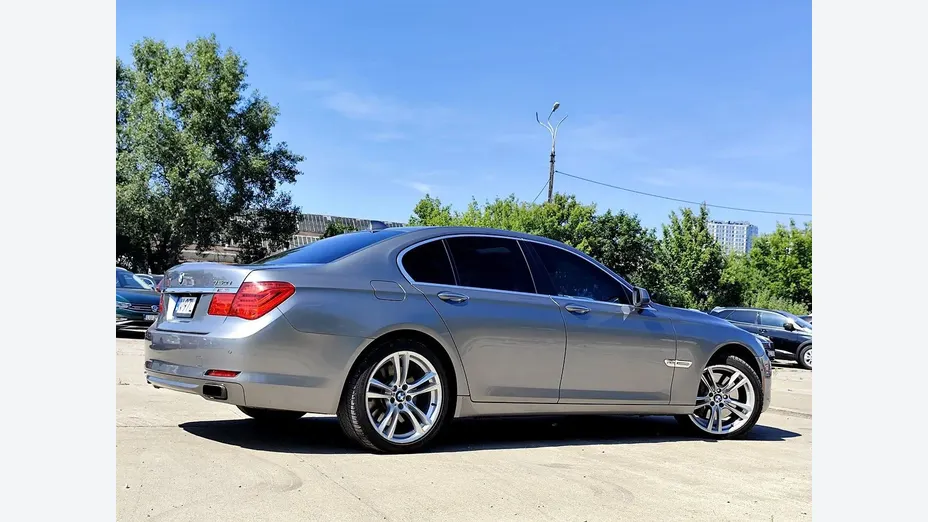 BMW Seria 7 750Li xDrive