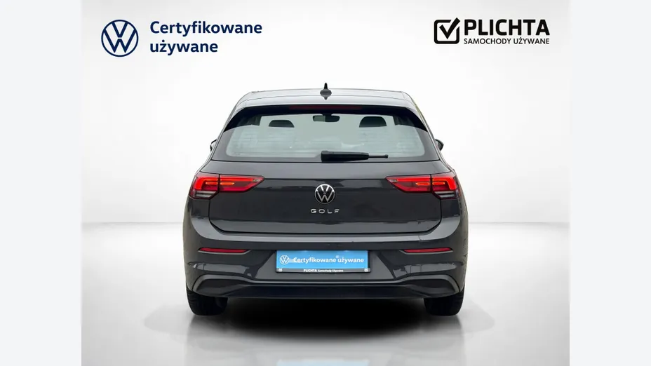 VOLKSWAGEN Golf -