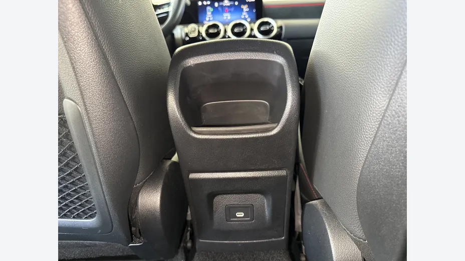 MERCEDES-BENZ A Klasa A 200 AMG Line 7G-DCT