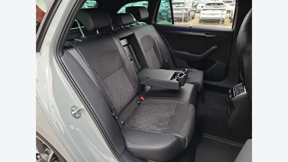 SKODA Superb Superb 2.0 TSI 4x4 Sportline DSG