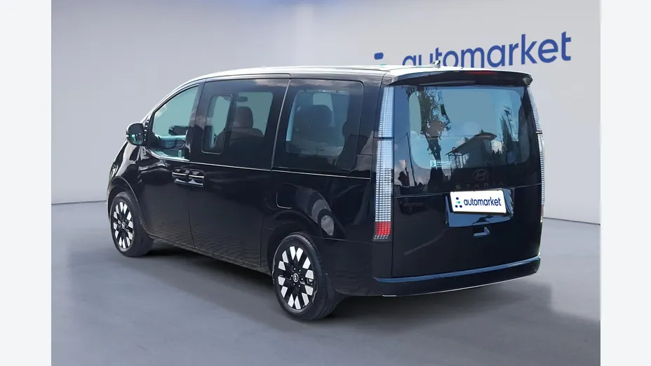 HYUNDAI Staria Staria 1.6 T-GDI HEV Luxury aut