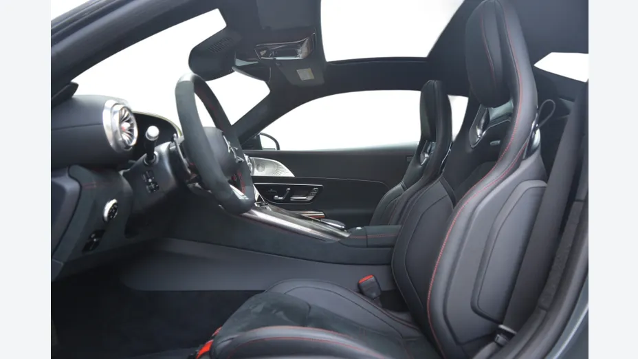 MERCEDES-BENZ AMG GT -