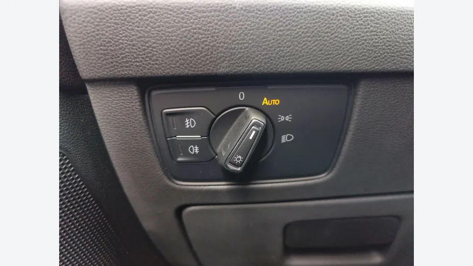 VOLKSWAGEN Passat -