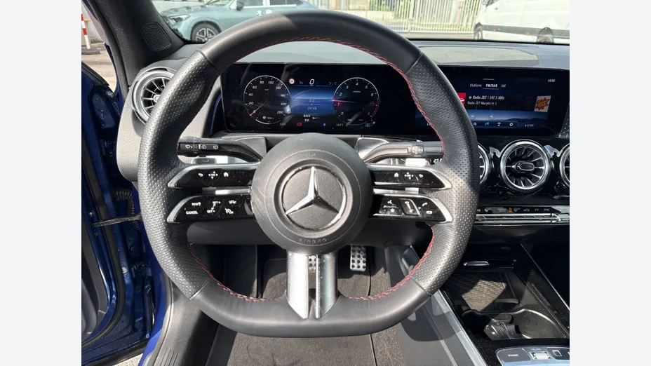 MERCEDES-BENZ GLB GLB 200 mHEV AMG Line 7G-DCT