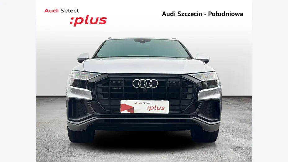 AUDI Q8 -